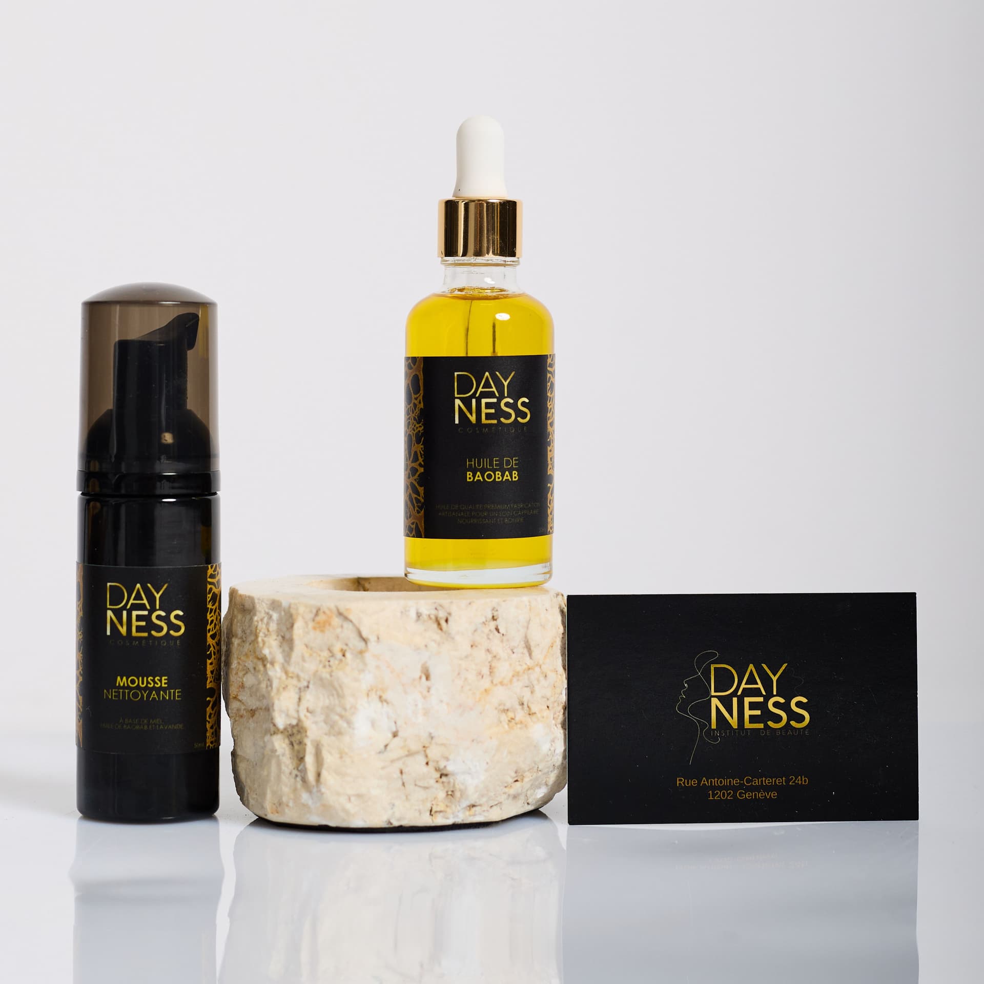 L'Or du Sénégal : Pourquoi l'Huile de Baobab est le Nouveau Must-Have de Votre Salle de Bain